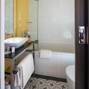 Adjoining Rooms
